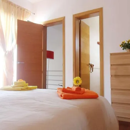 Sleeps 6 Pool Wifi アパート *