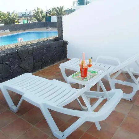Sleeps 6 Pool Wifi アパート